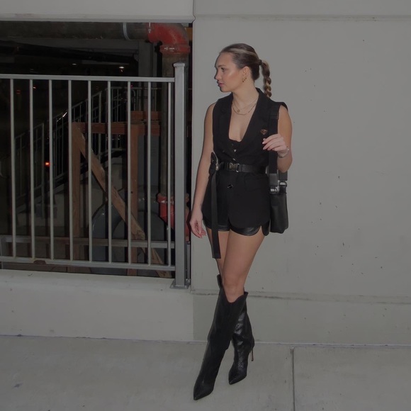 Meet your Posher, Cam - Picture 6 of 10